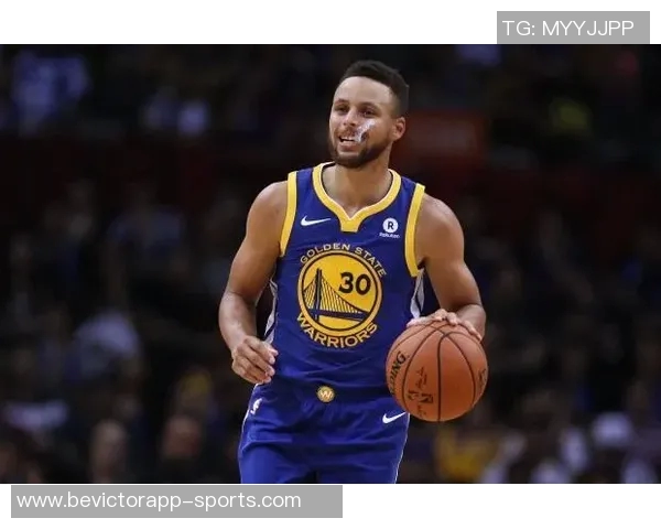 普理查德上半场火力全开三分球精准命中助球队争取胜利