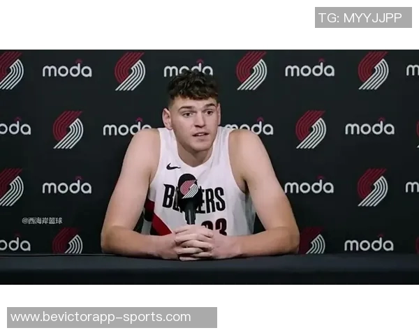 克林根谈与杨瀚森默契配合每日争抢篮板共同提升技艺