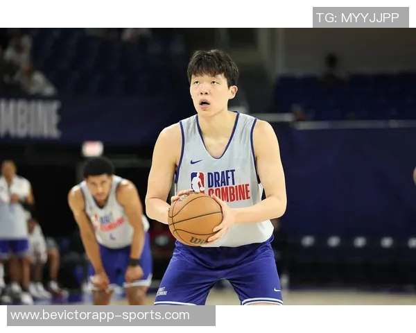 开拓者媒体人杨瀚森强调合理进攻策略避免三分盲投与失误