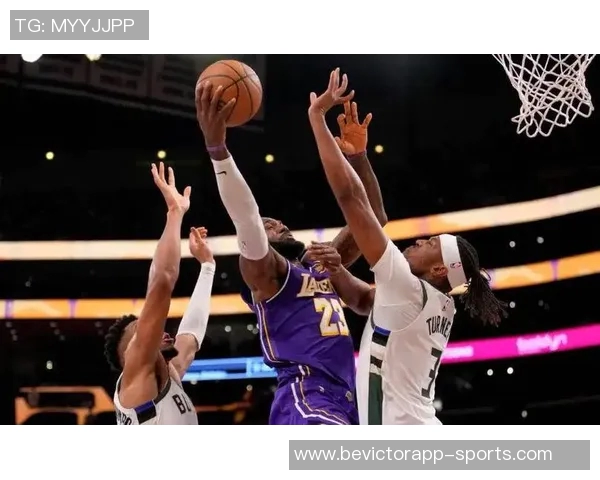 字母哥回顾关键抢断时刻直言对詹姆斯的判断准确无误